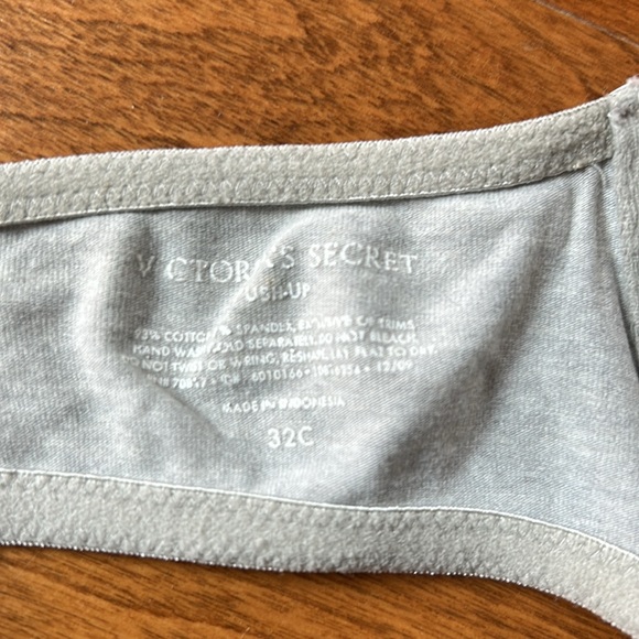 Victoria's Secret cotton push up bra - Picture 3 of 4